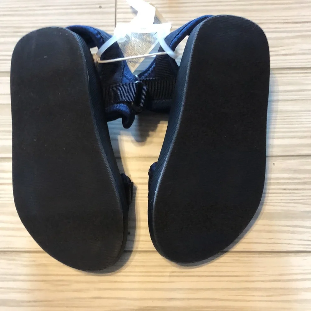 Old navy gender neutral double strap velcro closure sandal